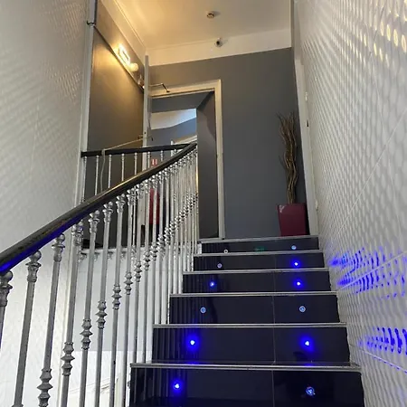 Hotel Kyriad Direct Centre 2*