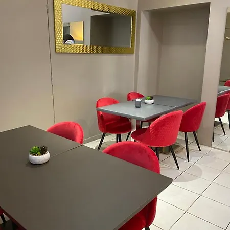 Hotel Kyriad Direct Centre