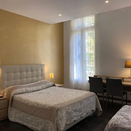 Kyriad Direct Centre Hotel 2*