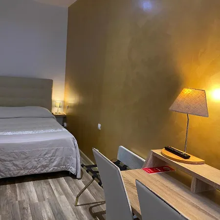Kyriad Direct Centre 2*