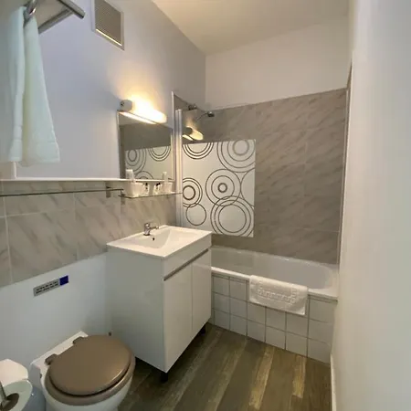 Kyriad Direct Centre Hotel