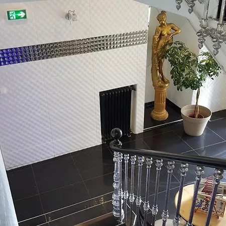 Kyriad Direct Centre Hotel 2*